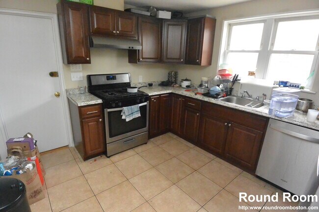 Foto del edificio - 273 Corey Rd