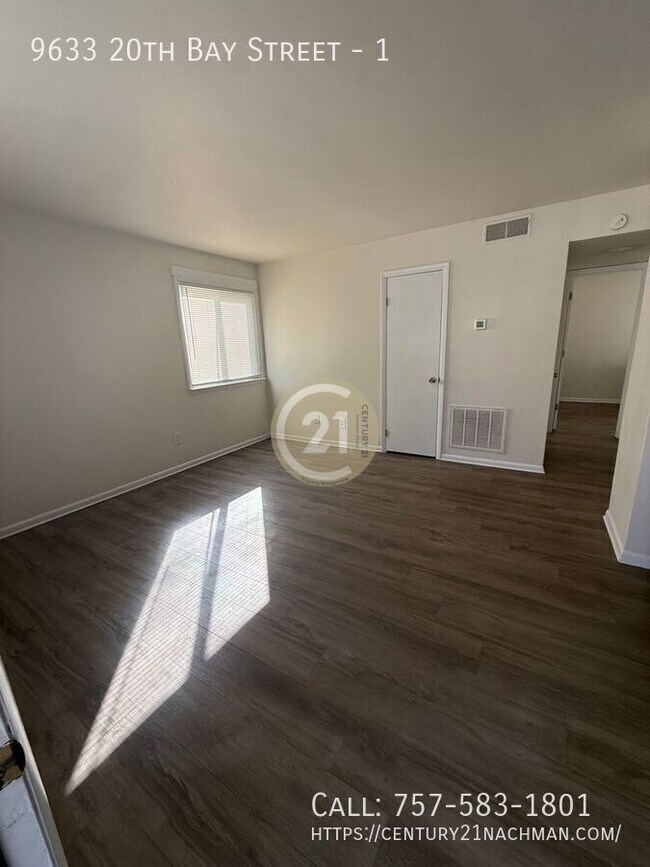 Building Photo - 9633 20th Bay St