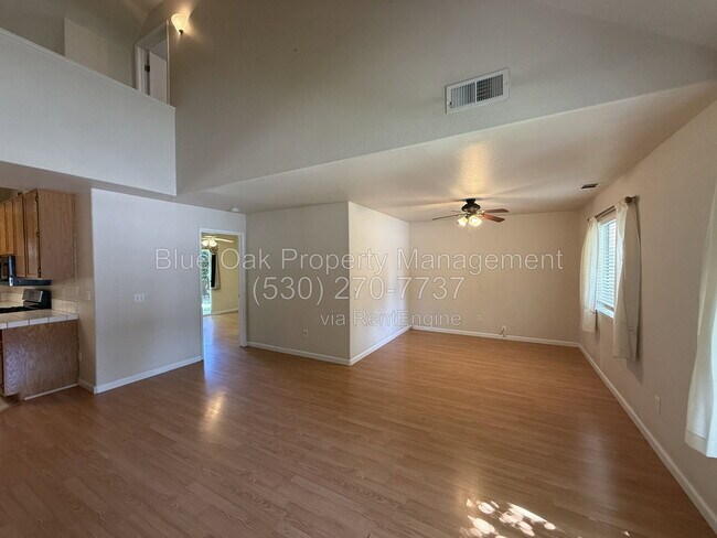Foto del edificio - 2732 Revere Ln