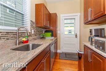 Foto del edificio - 3 br, 2 bath House - 336 Western Ave Unit 1