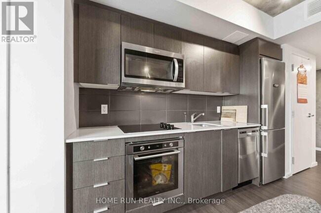Photo du bâtiment - 105 Champagne Ave S