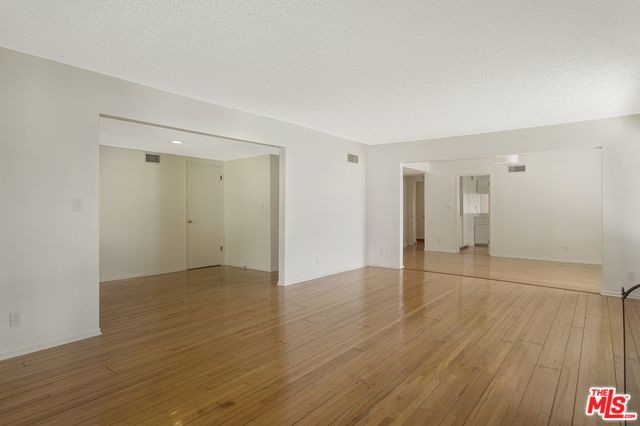 Building Photo - 722 25th St
