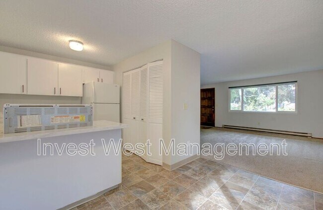 Building Photo - 703 E 29th St