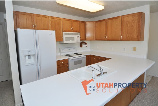 Building Photo - 9255 Jefferson Cove