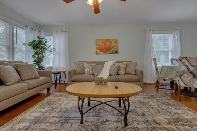 Foto del edificio - 1001 Watts St