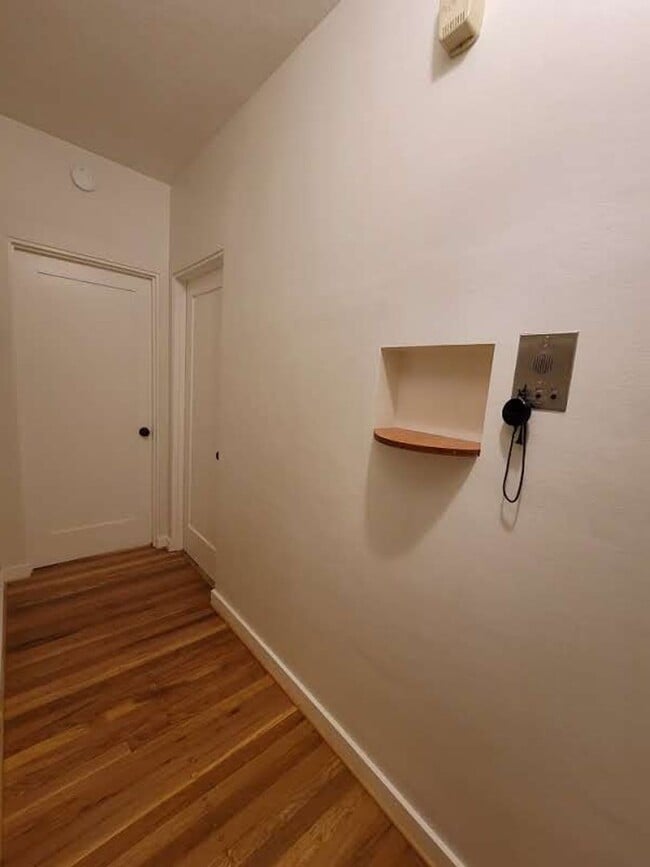 Building Photo - 1928 SW Laurel St