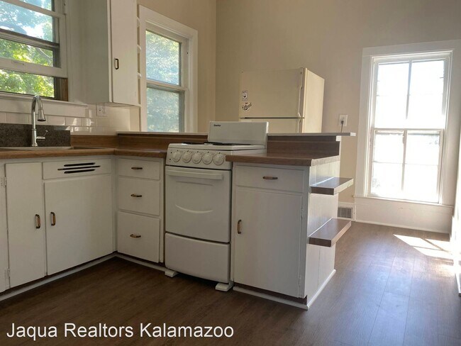 Building Photo - 2 br, 1 bath House - 57239 Murray St.  Uni...