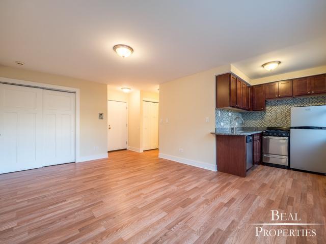 Foto del edificio - 1 bedroom in HIGHLAND PARK IL 60035