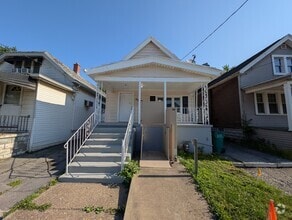 Building Photo - 40 Kerns Ave