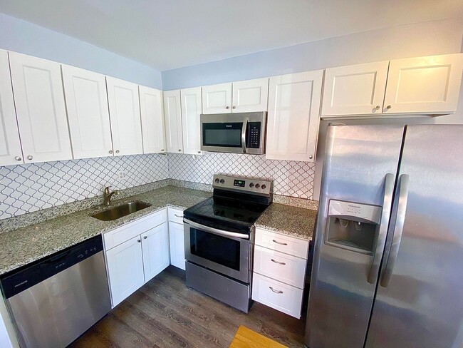 Building Photo - Modern One-Bedroom Federal Hill Apartment
