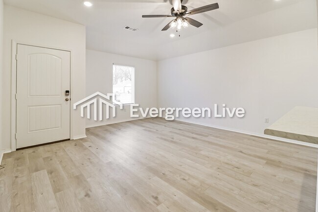 Foto del edificio - 167 Meadow Dr