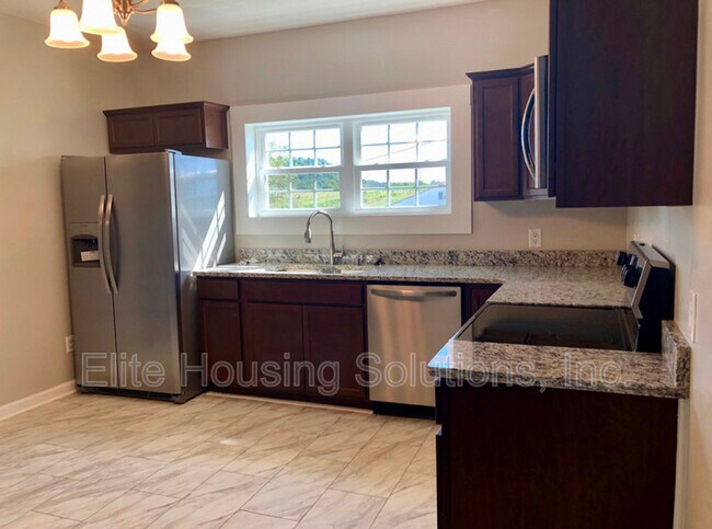 Foto del edificio - 4672 W Lee Hwy