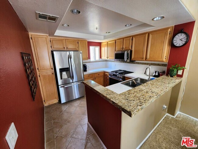 Building Photo - 5240 Premiere Hls Dr