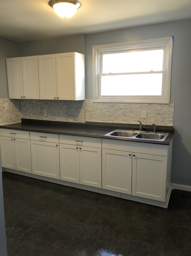 Kitchen - 1286 E 22nd Ave