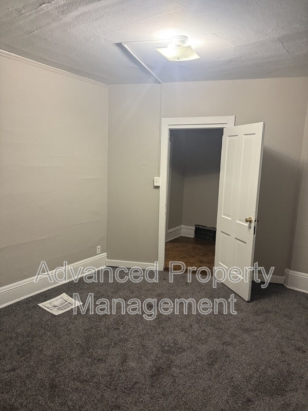 Foto del edificio - 934 W Chambers St