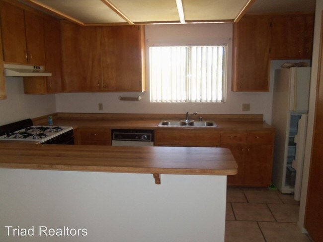 Building Photo - 73586 Sun Valley Dr
