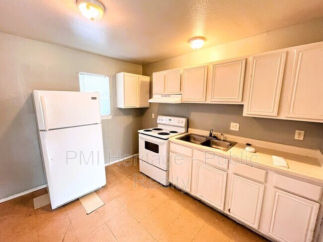 Foto del edificio - 813 E Huntsville Ave