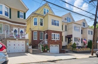 Building Photo - 152 W 30th St