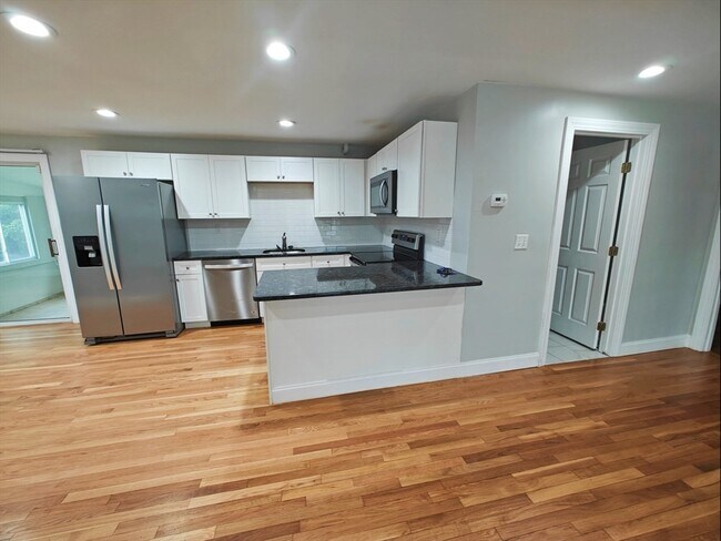 Foto del edificio - 548 Worcester St