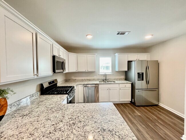 Foto del edificio - 633 Ridgeland Rd