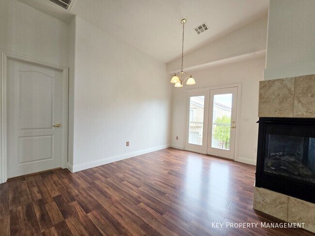 Foto del edificio - 9133 Goose Lake Way