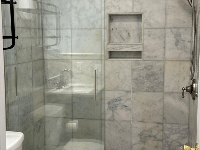 Foto del edificio - 608 Fox Run Ln