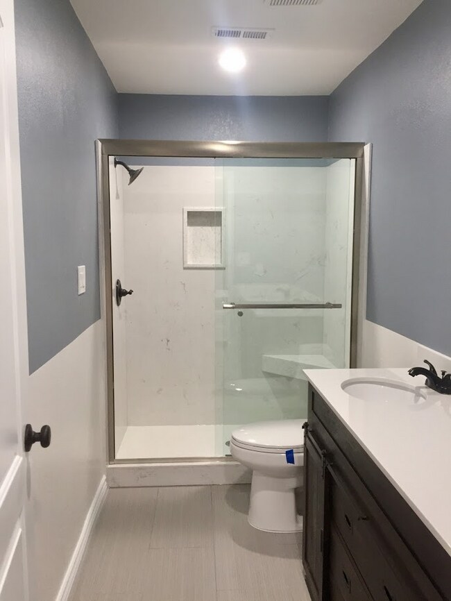 Building Photo - 939 Hagemann Dr