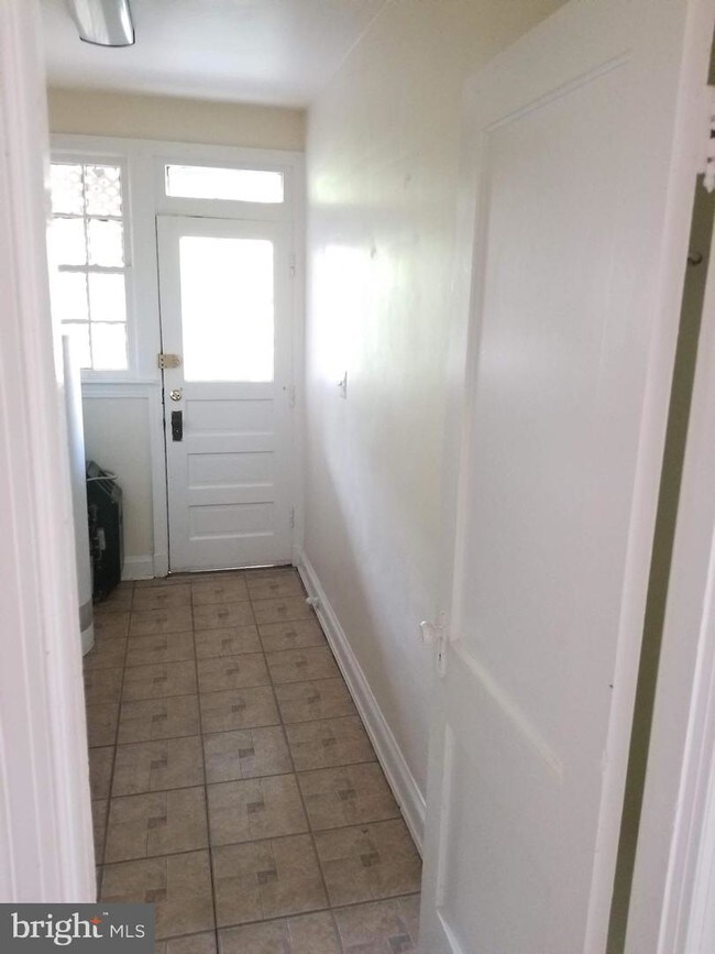 Foto del edificio - 1353 Nicholson St NW
