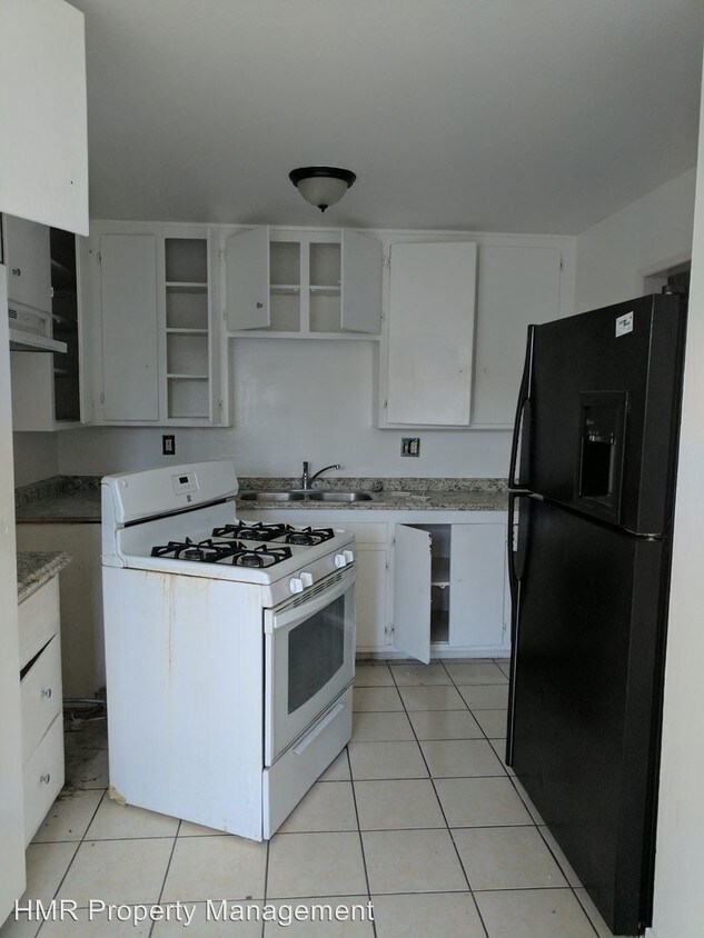 Building Photo - 1161 W Vesta St