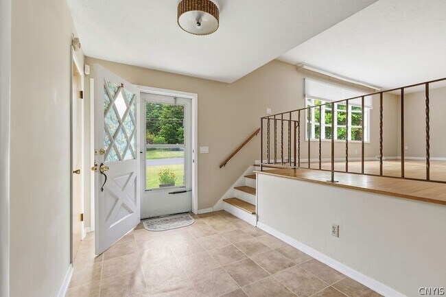Building Photo - 115 Saybrook Ln