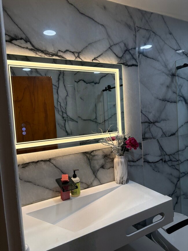 Foto del edificio - 5406 Ruddy Ct