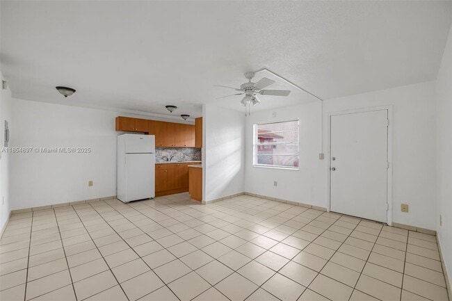 Foto del edificio - 6270 W Flagler St