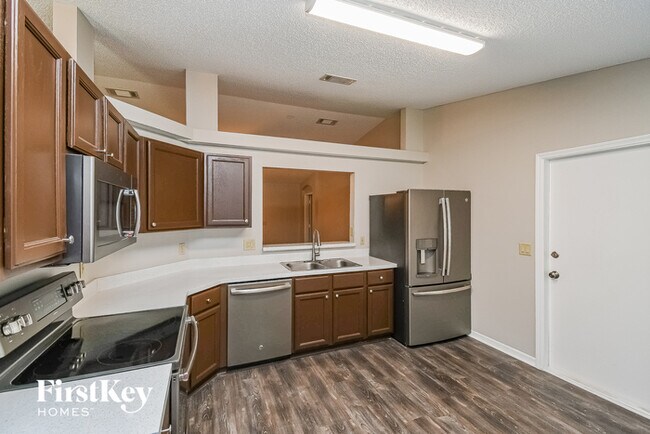 Foto del edificio - 12450 Harbor Winds Dr N