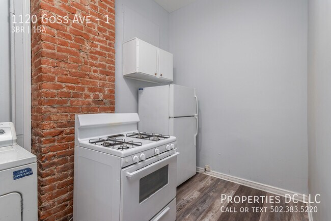 Building Photo - Amazing 3 Bedroom in the Best Location in ...