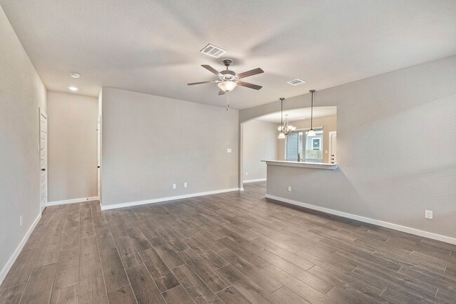 Building Photo - Duplex Conroe