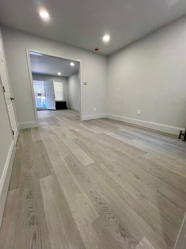 Foto del edificio - PHA Accepted! Stunning 3-Bedroom Townhome ...