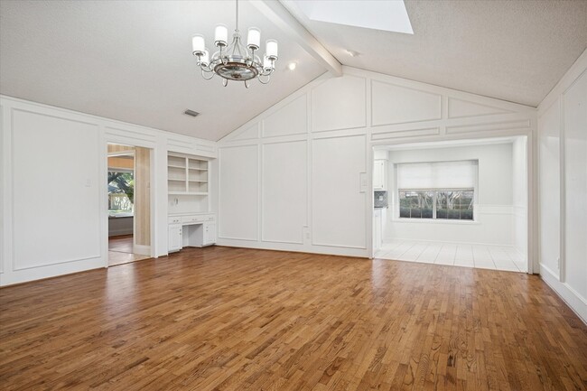 Building Photo - 12612 Whispering Hills Dr