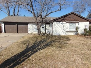 Building Photo - 2809 Spiceberry Ln