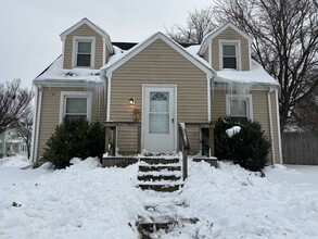 Building Photo - 217 Grafton St