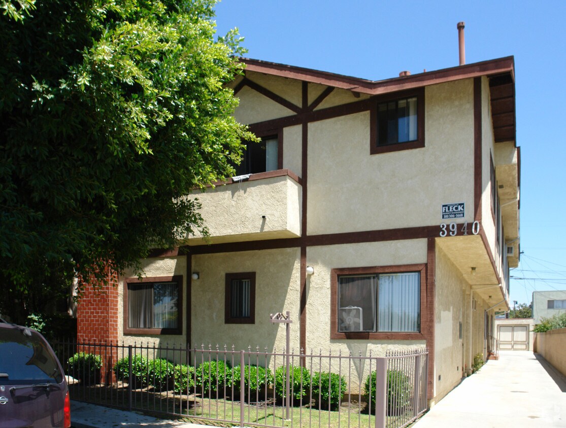 Foto del edificio - 3940 Tilden Ave