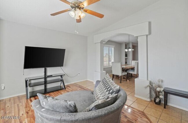 Foto del edificio - 3240 Bell Point Dr
