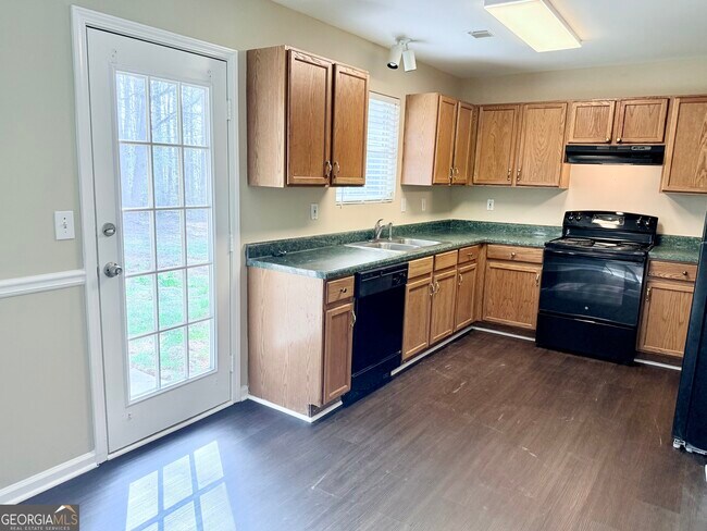 Foto del edificio - 301 Stony Brook Cir