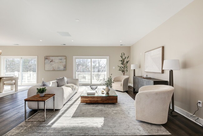 Building Photo - 2211 Farougi Ct