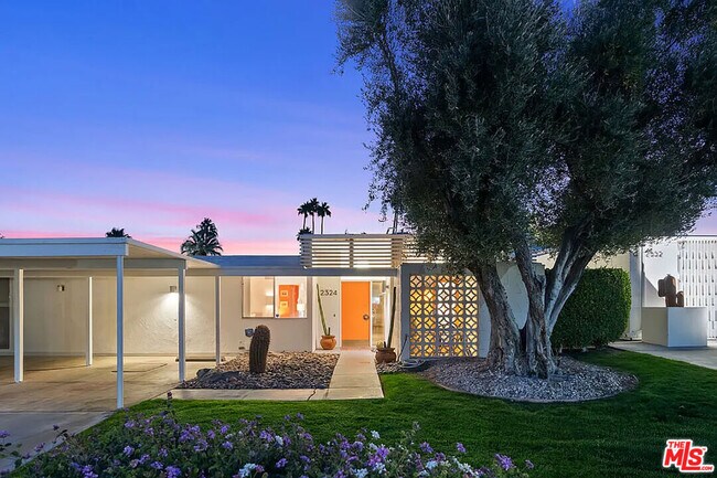 Building Photo - 2324 Skyview Dr