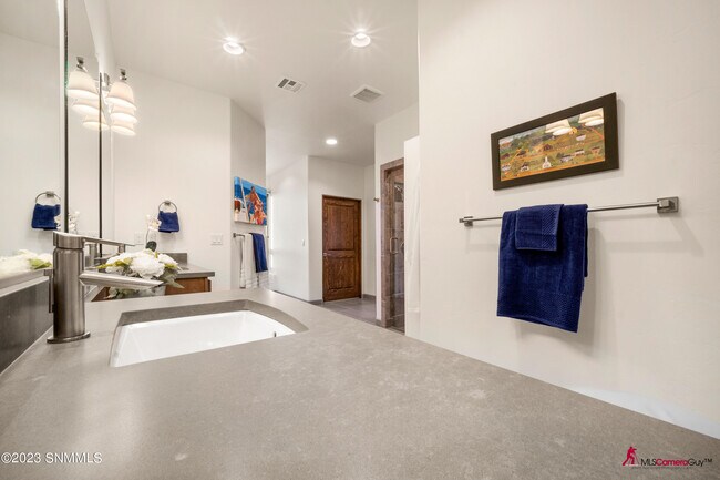 Foto del edificio - 5008 Rock House Rd