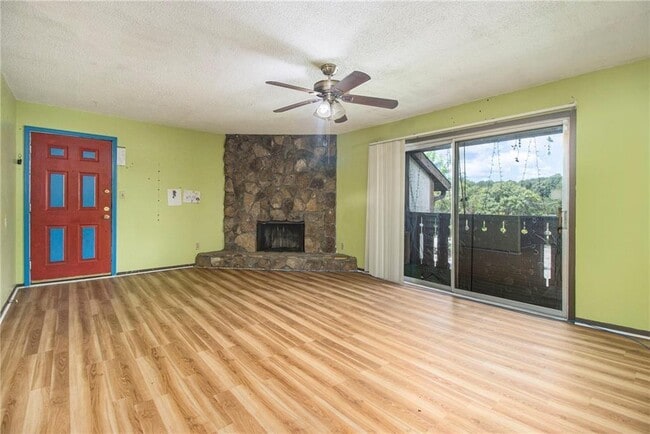 Building Photo - 112 Camelot Dr