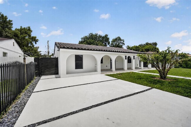 Foto del edificio - 1011 NW 30th Ct
