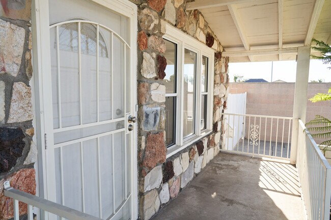 Foto del edificio - 606 E Realty St