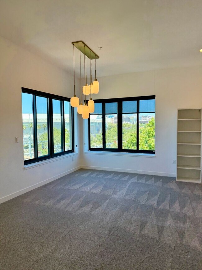 Foto del edificio - Corner Unit With Views