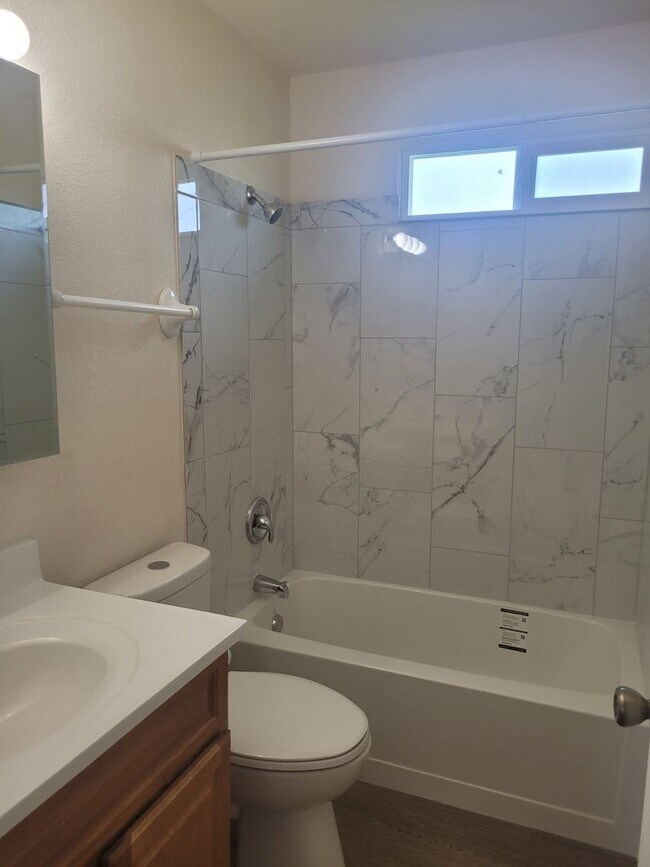 Building Photo - 107&amp;109NYost